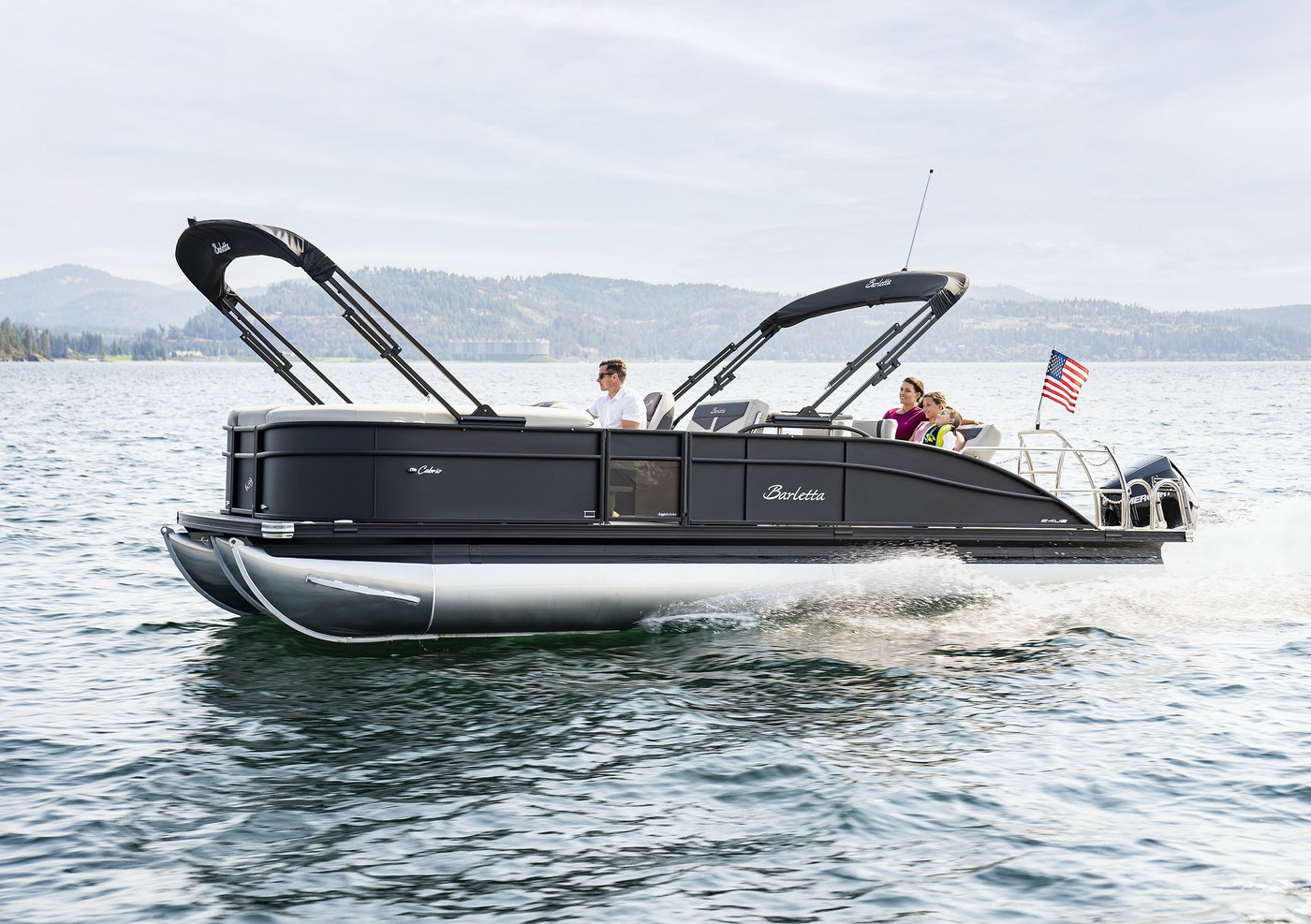 https://8882038.fs1.hubspotusercontent-na1.net/hubfs/8882038/Cabrio%20pics%202022/24UE/24UE_DoubleBimini_Hero_2.jpg