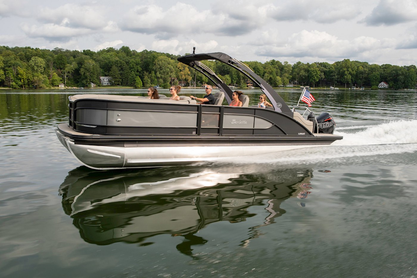 Which Brands the Best Pontoon (Top 7 Manufacturers)