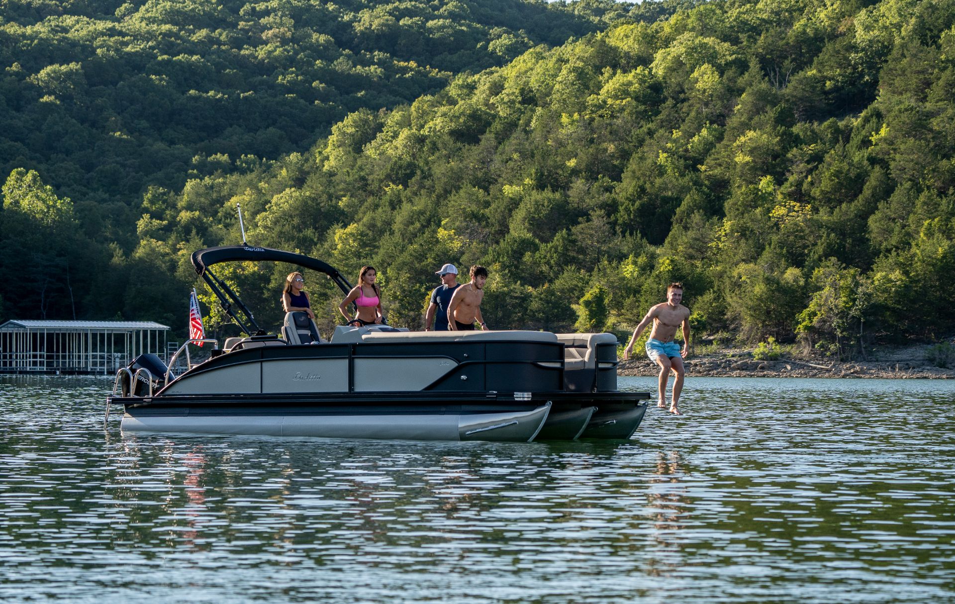 Go Boating: The Best Outdoor Activity