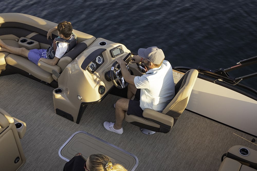 Steering Options for Pontoon Boats (Which is Best for You?)